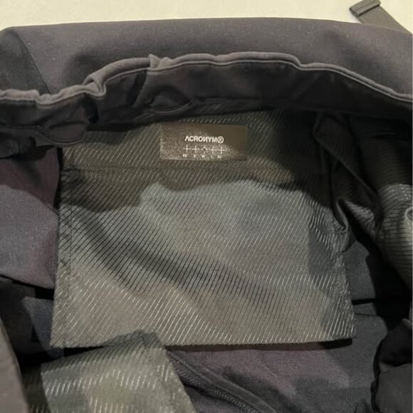 Acronym P30A-DS size M - Picture 3 of 3